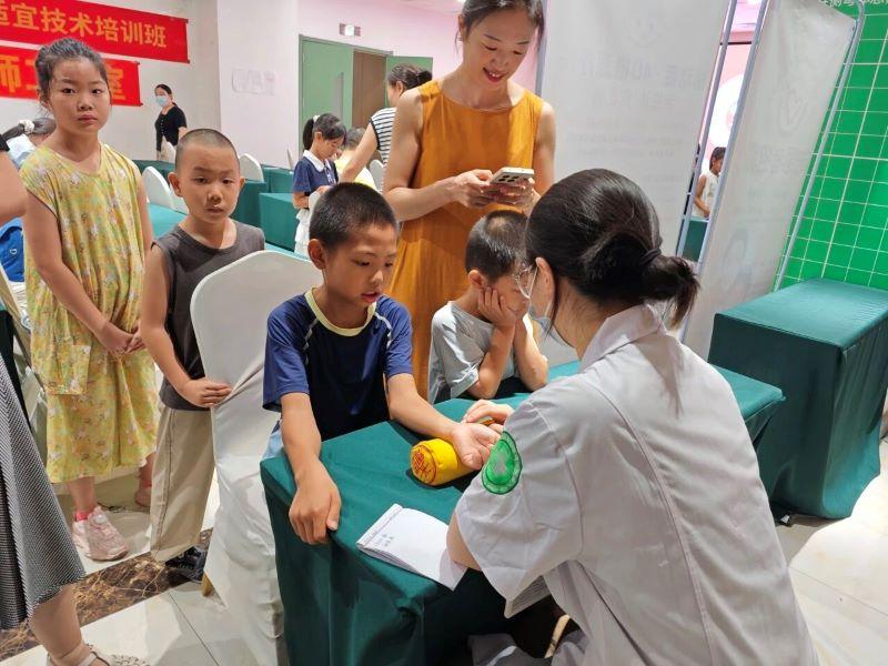 挺脊梁,正少年|中医药研学走进直乐医院